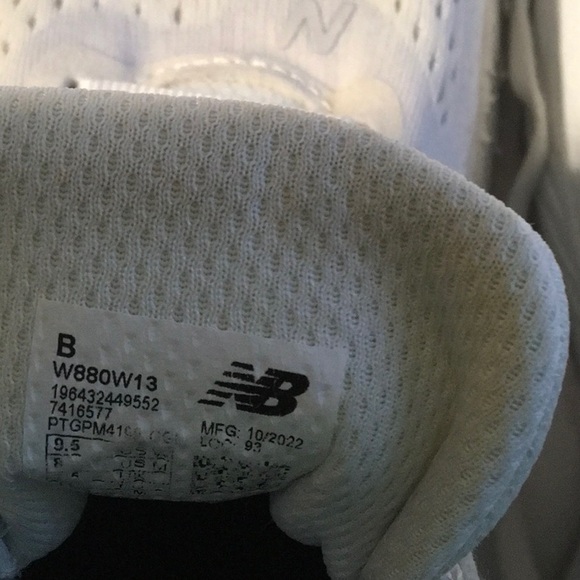 New Balance Running Shoes - Picture 5 of 6